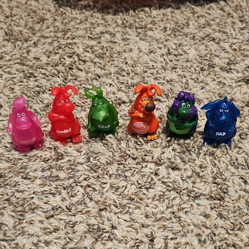 Yoshi Egg Collectible Figures